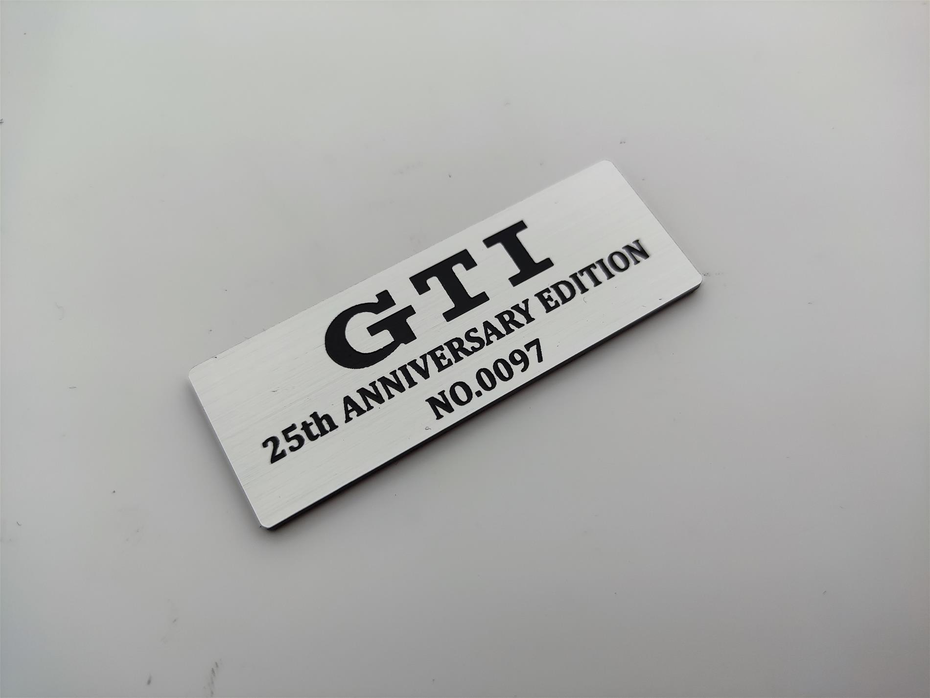 Volkswagen Gti 25. yıl  Etiket 25th anniversary edition