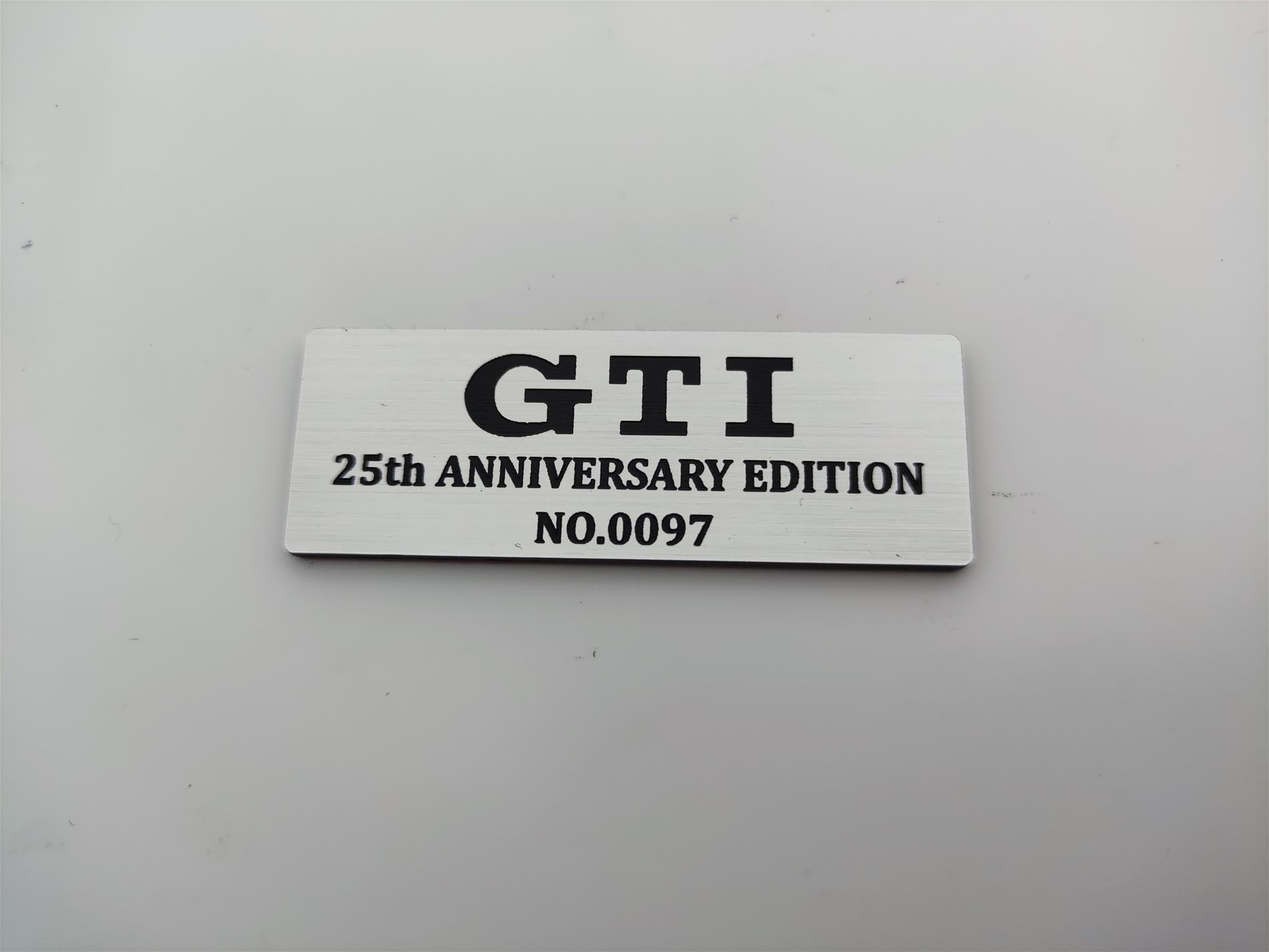 Volkswagen Gti 25. yıl  Etiket 25th anniversary edition - Resim 3