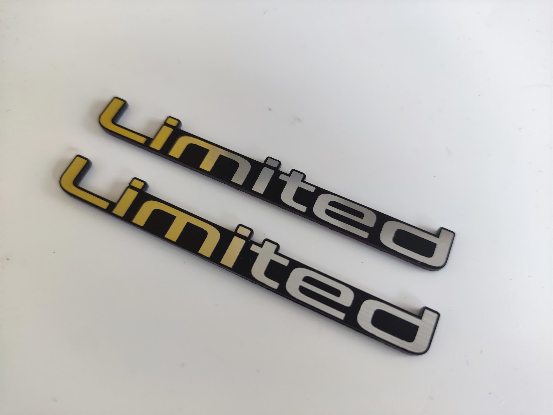 2x Toyota Corolla Limited Etiket