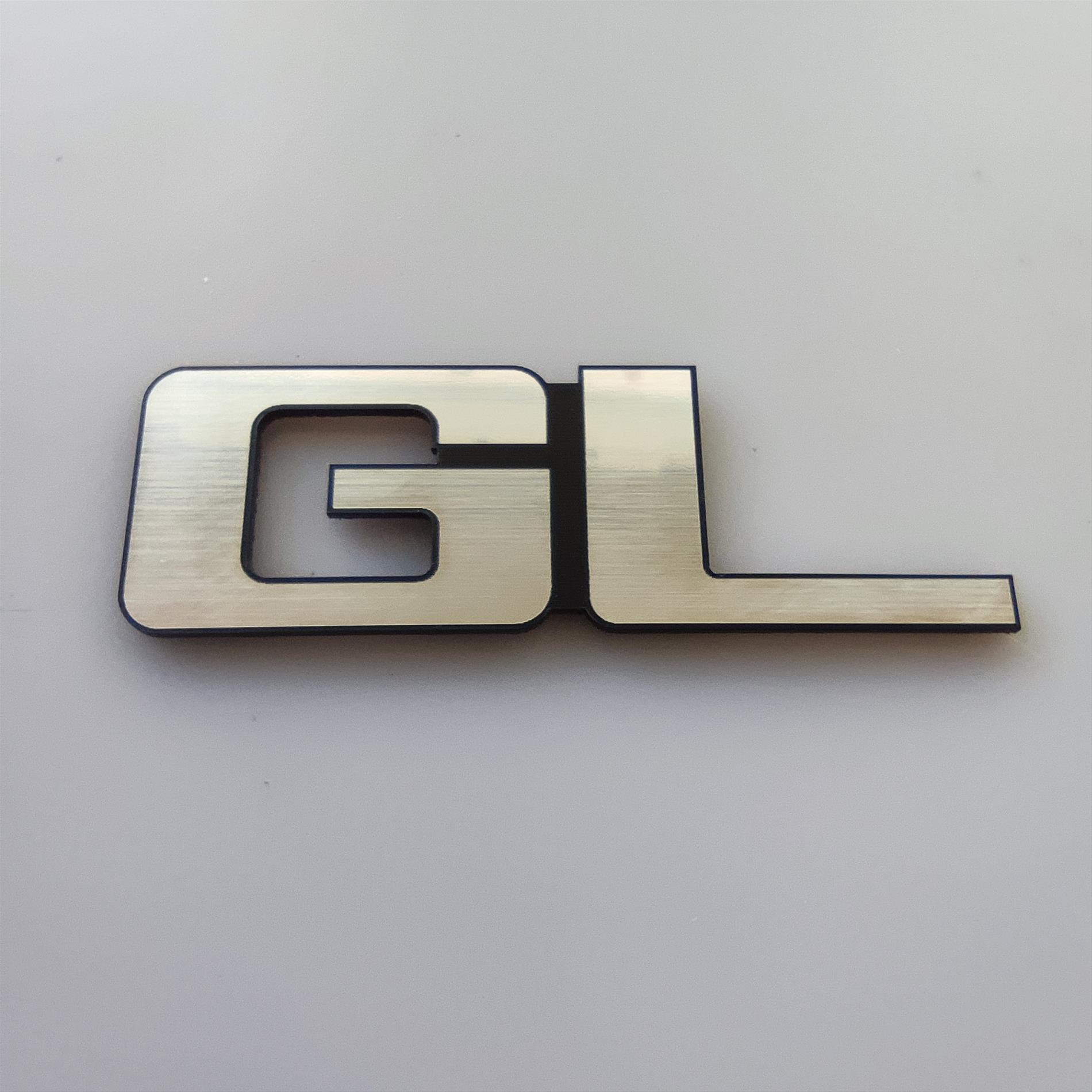 Ford Taunus GL Kaporda Yazısı