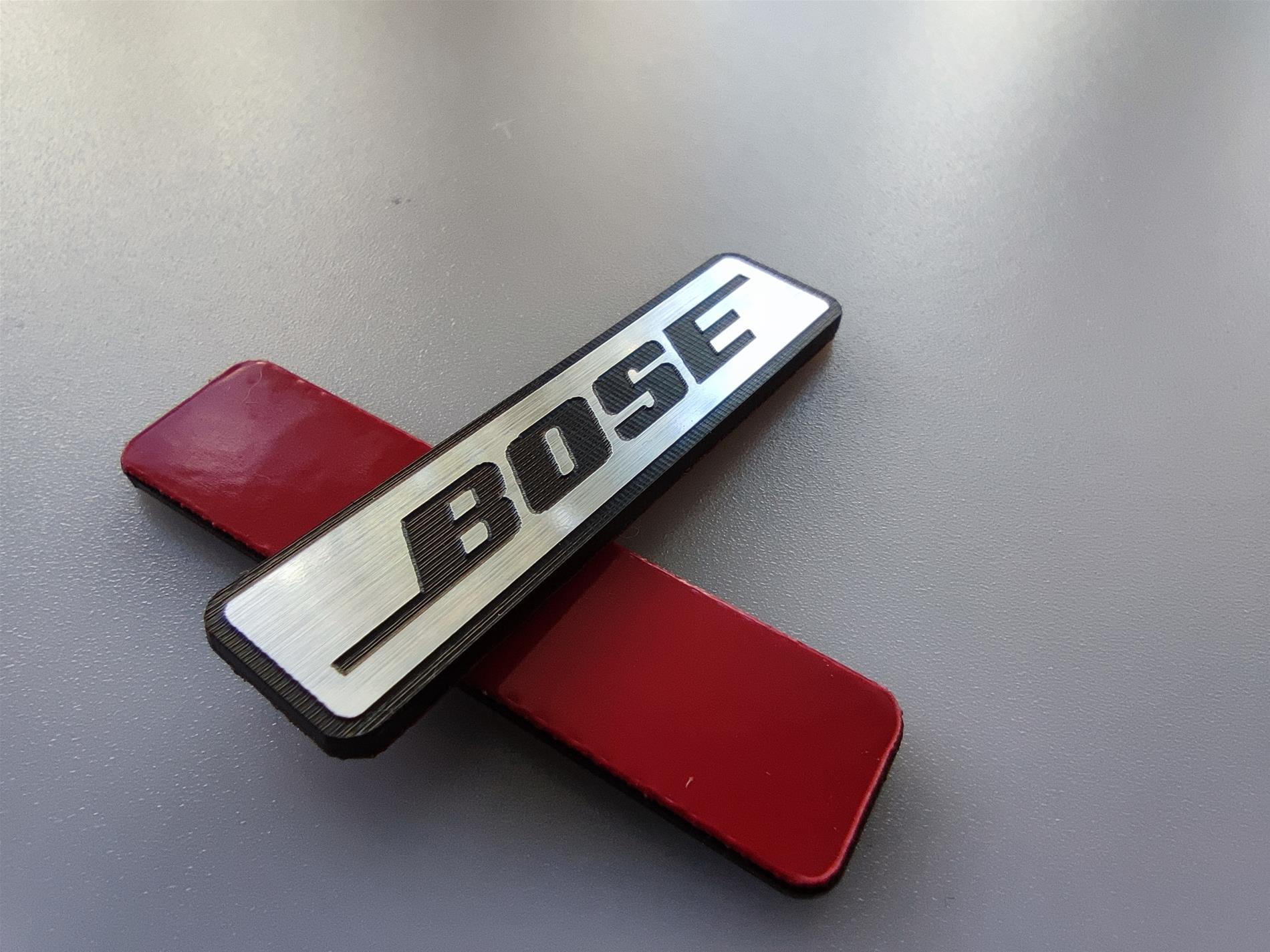 2 çeşit Bose logo gümüş üzeri siyah ve siyah üzeri gümüş yazı - Resim 3