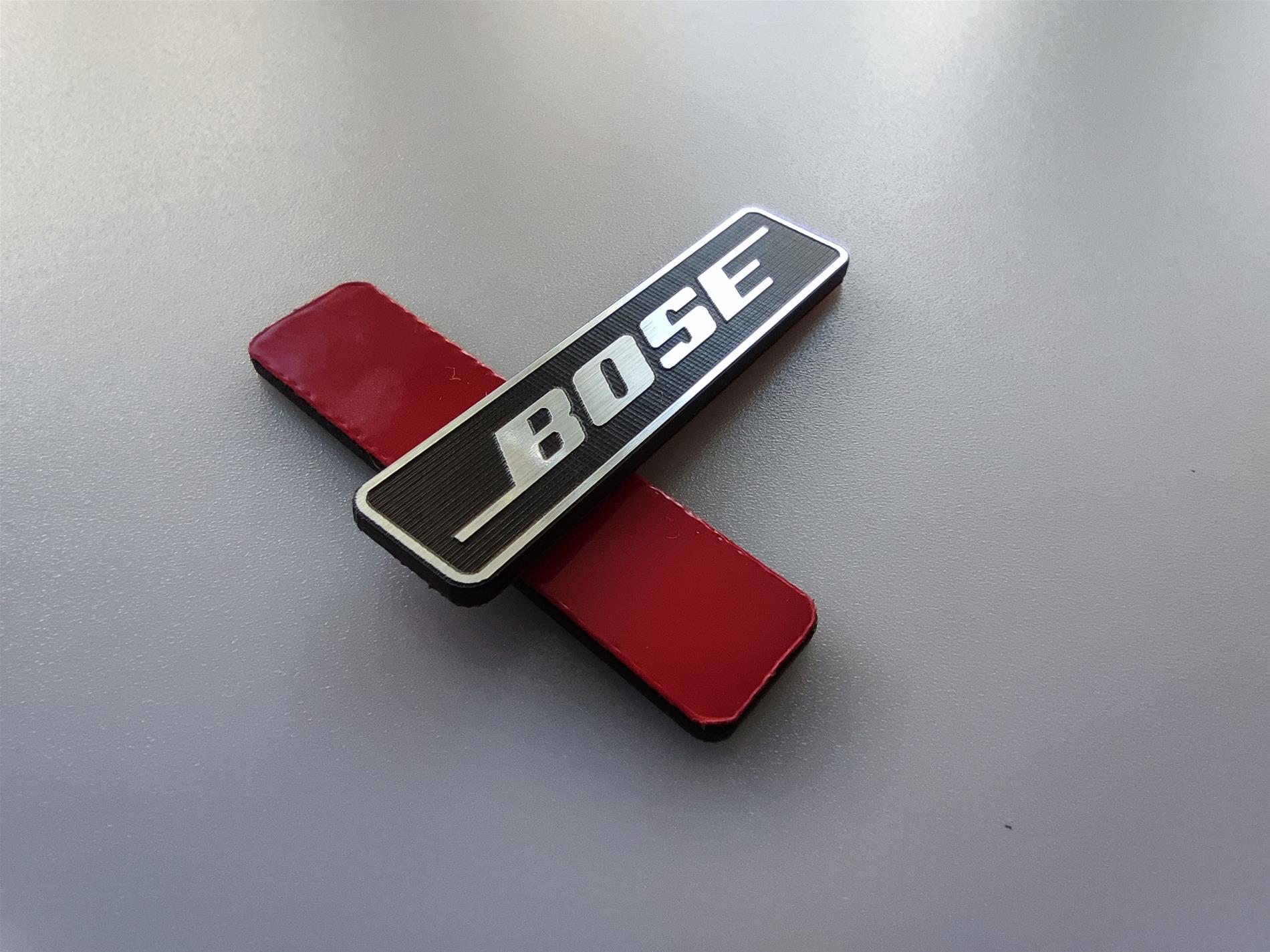 2 çeşit Bose logo gümüş üzeri siyah ve siyah üzeri gümüş yazı - Resim 4