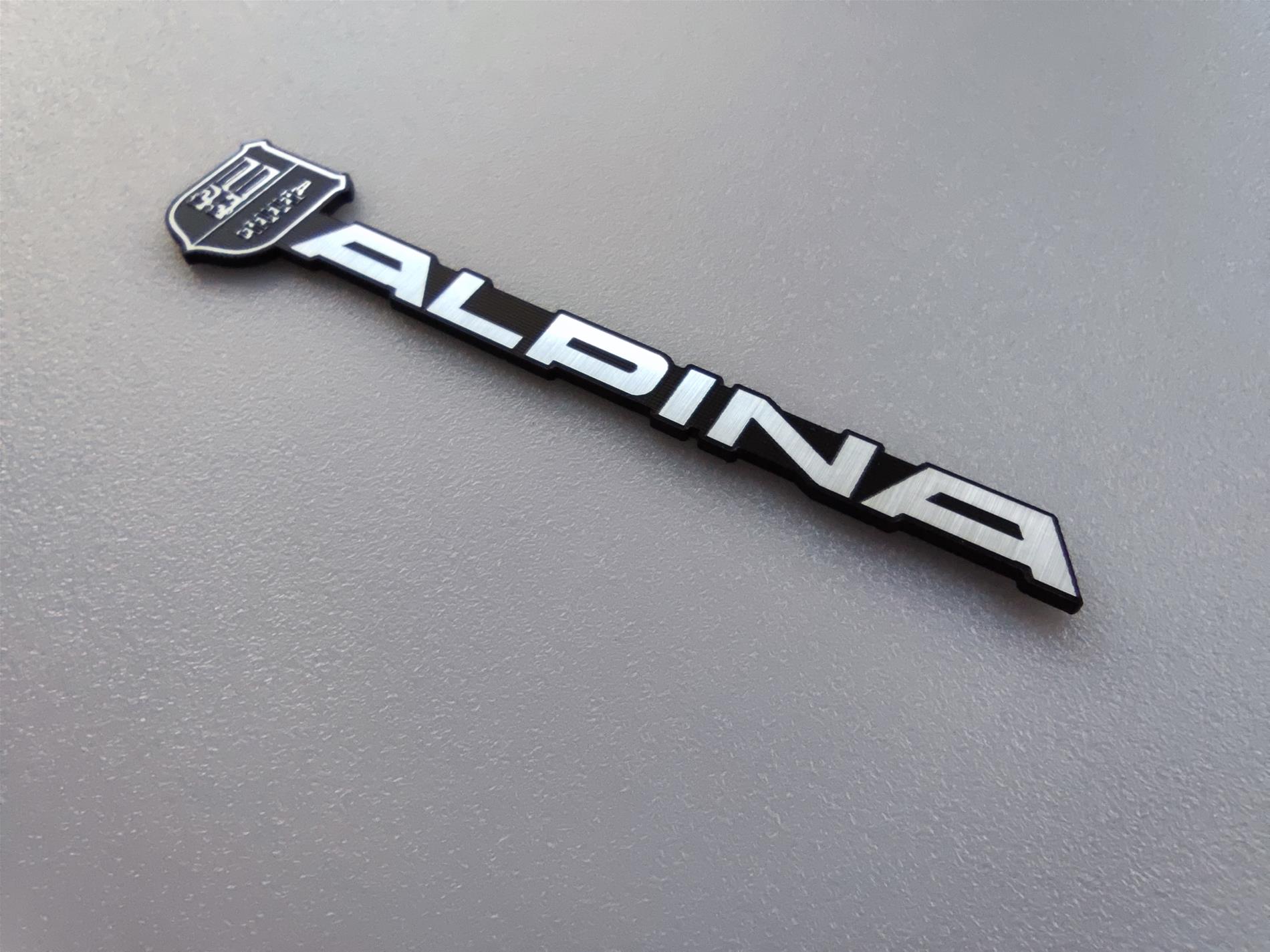 Alpina yazılı logolu etiket - Resim 3
