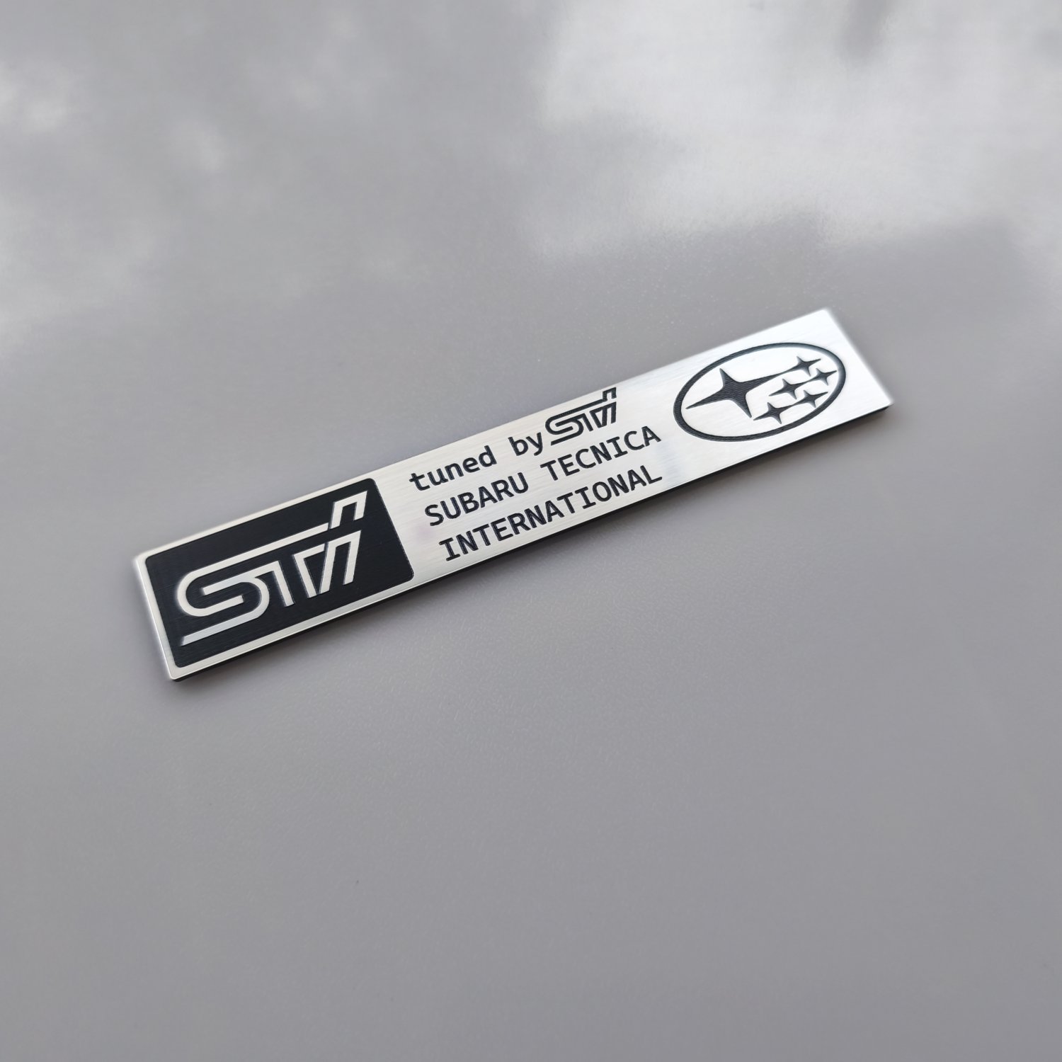 Subaru sti etiket 2 farklı ölçü