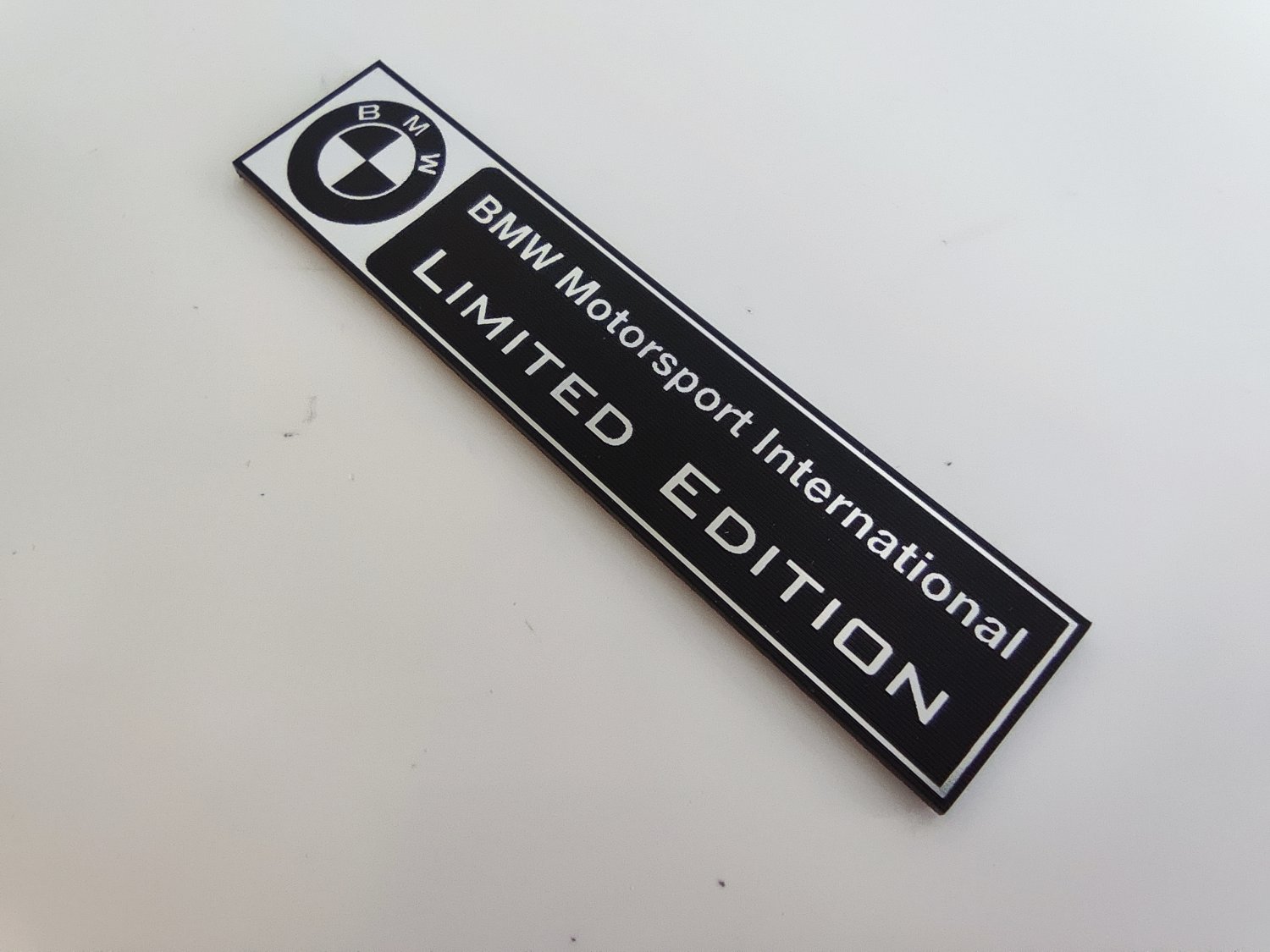 BMW limited special motorsport individual seçenekli siyah üzeri gümüş etiket