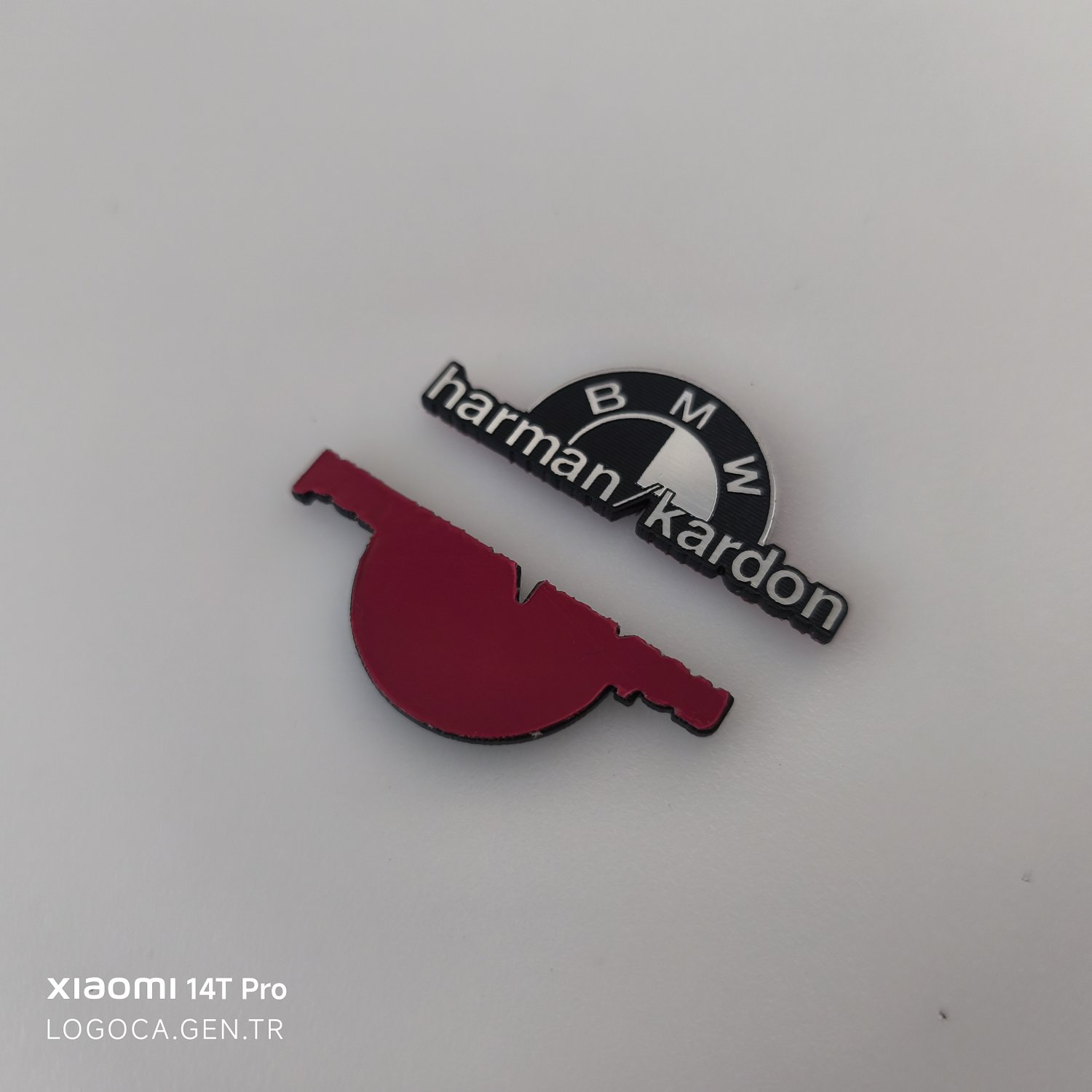 BMW Harman kardon birleşik  Yarım daire logolu