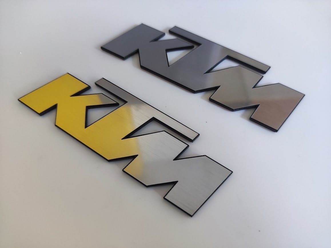 KTM Motosiklet Plastik Logo Etiket - Dayanıklı ve Şık - Resim 2