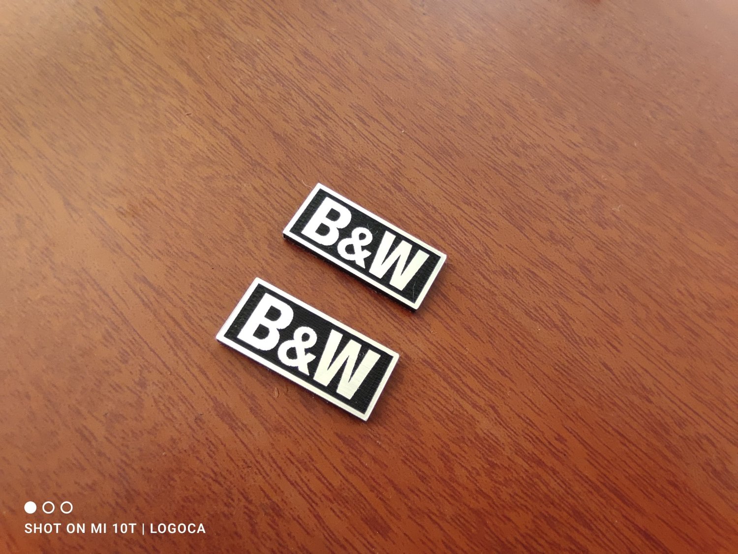 B&W Bowers & Wilkins baş harflerden oluşan mini logo - Resim 3