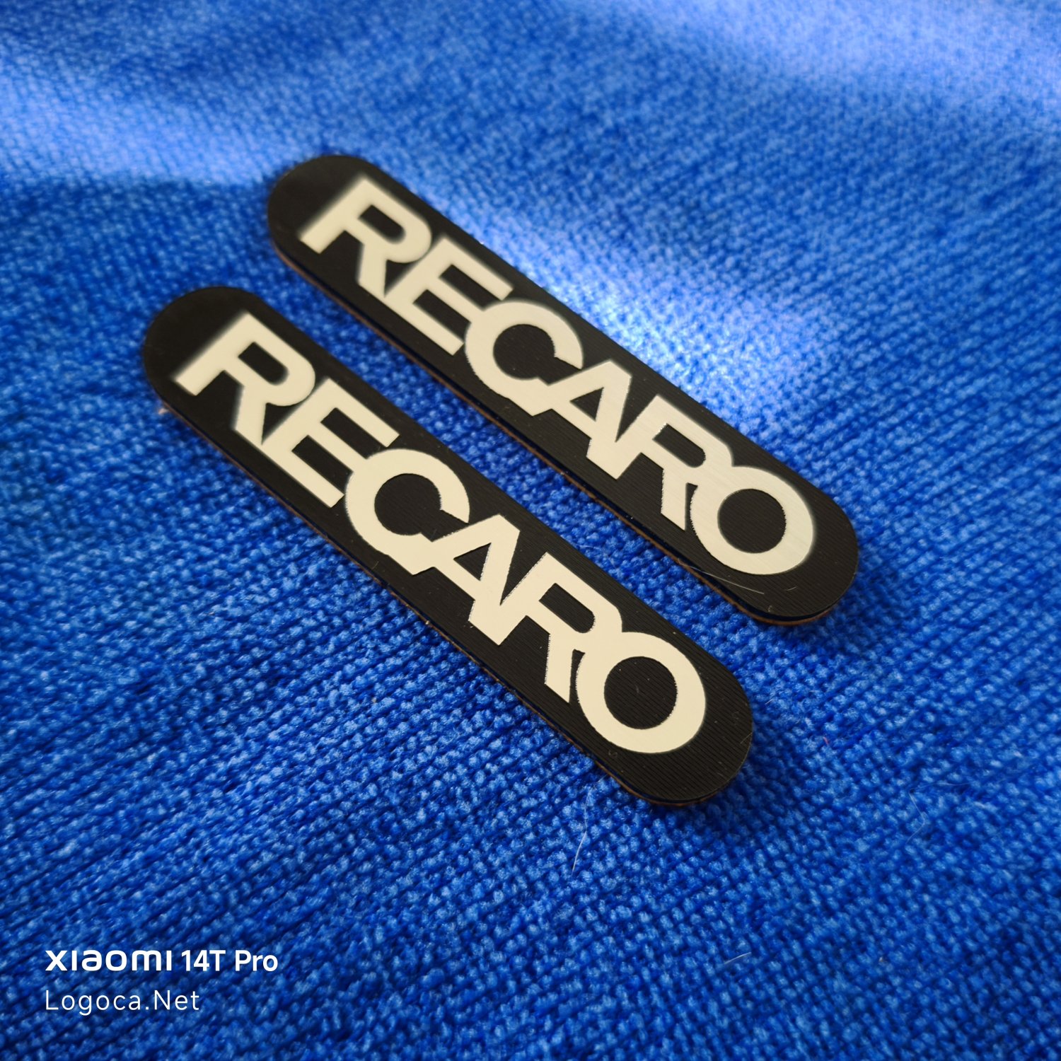 Recaro Siyah üzeri gümüş yazı oval kenarlı plastik etiket 2 li takım - Resim 3