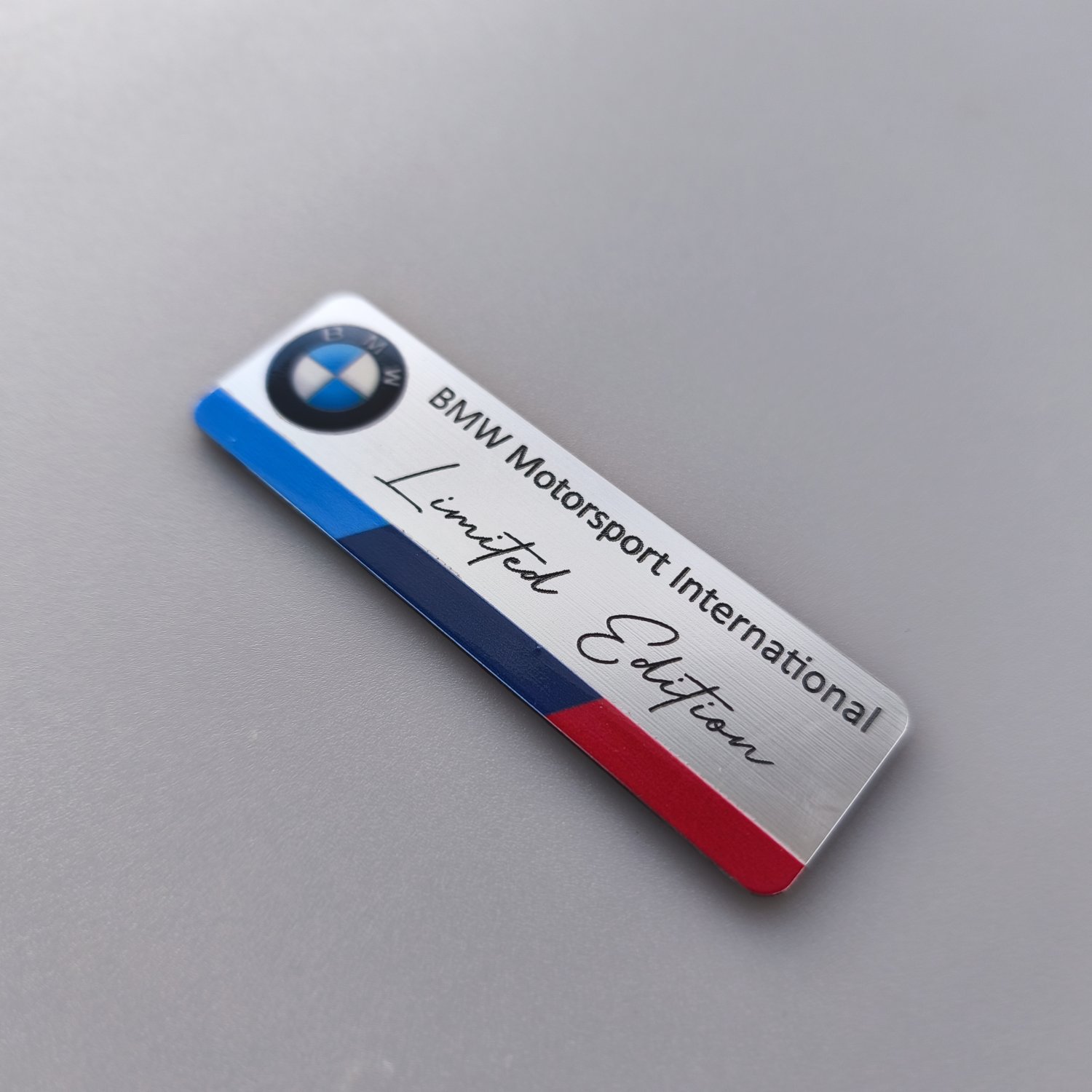 Özelleştirilebilir BMW M Renkli 8x25cm Araba Etiketi - Kişiselize Edilebilir Araç Süsleme Aksesuarı - Resim 2