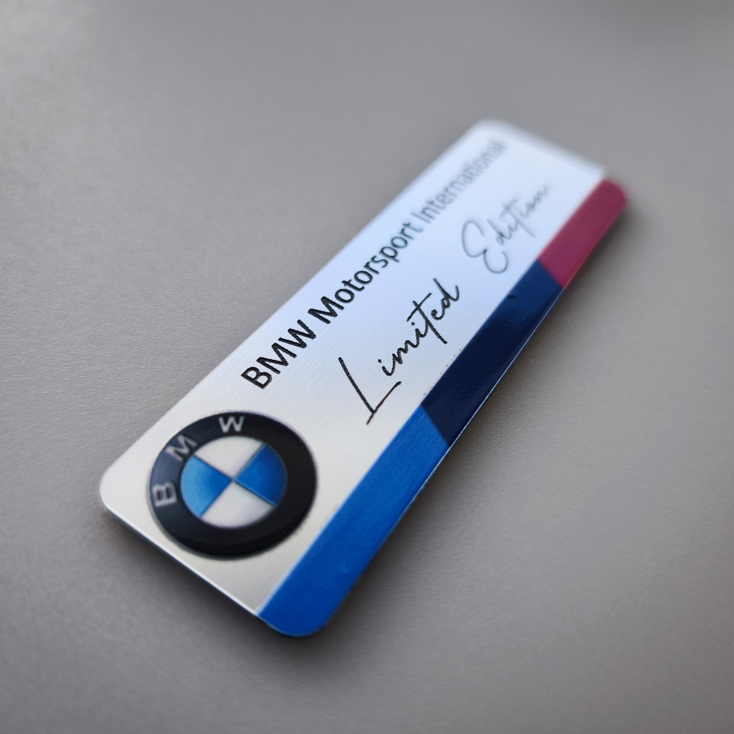 Özelleştirilebilir BMW M Renkli 8x25cm Araba Etiketi - Kişiselize Edilebilir Araç Süsleme Aksesuarı - Resim 3